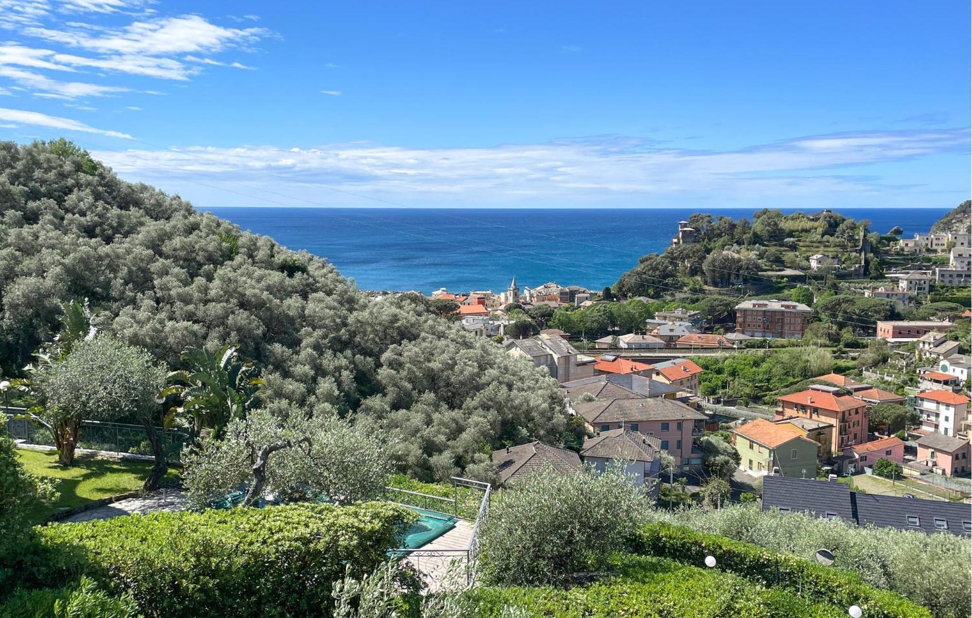 2 Bedroom Stunning Apartment In Moneglia Kültér fotó