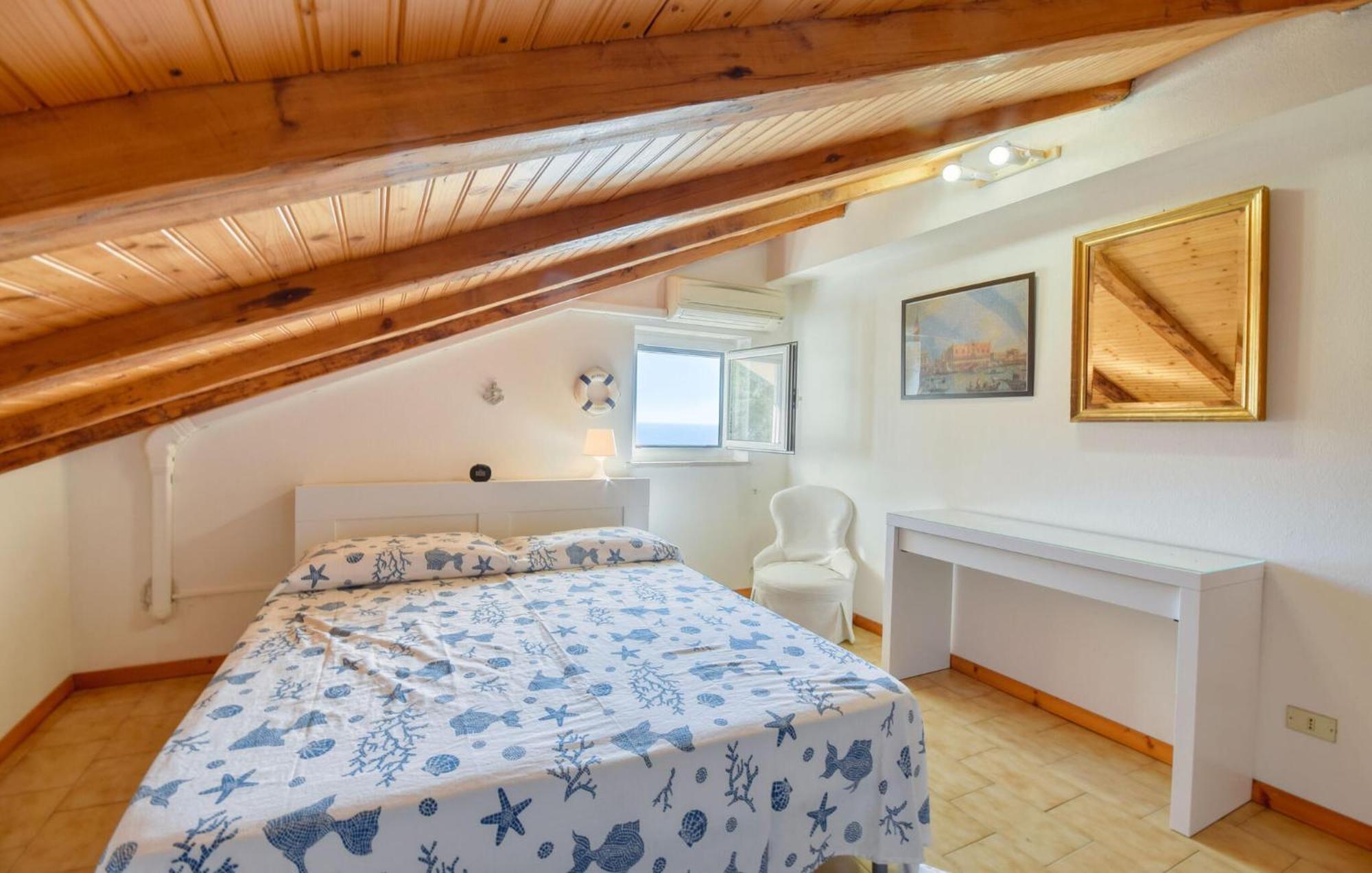 2 Bedroom Stunning Apartment In Moneglia Kültér fotó