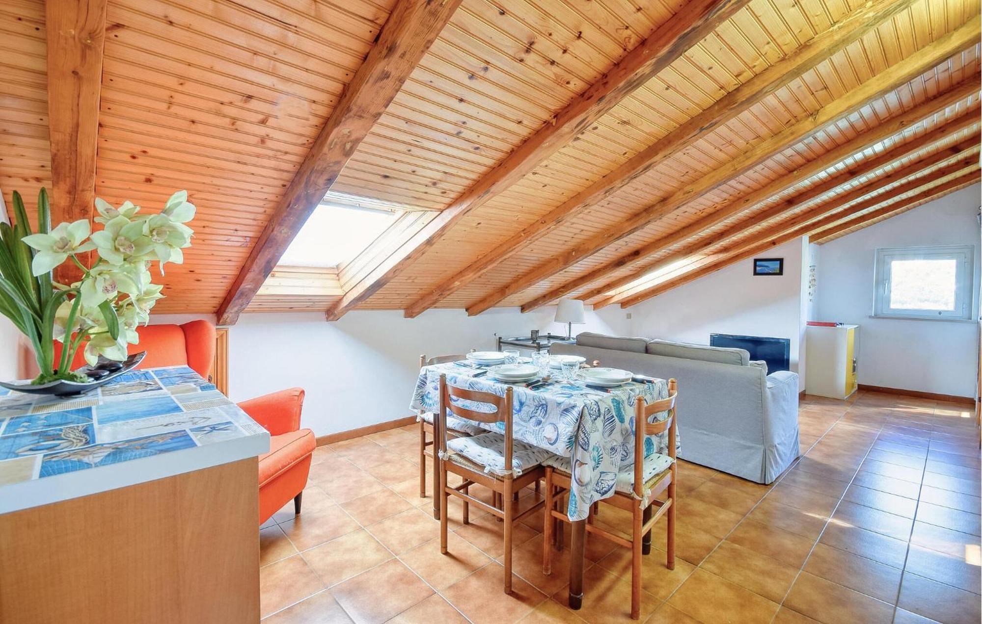 2 Bedroom Stunning Apartment In Moneglia Kültér fotó